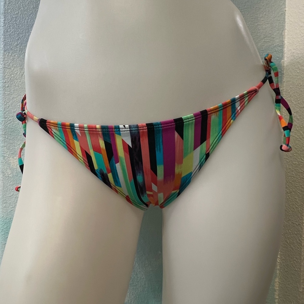 NWOT Xhilaration Multicolor Bikini Bottoms